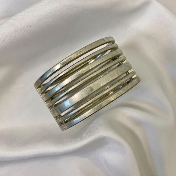 Chunky Wide Silver Toned Metal Hinged Cuff Bracelet - Picture 1 of 4